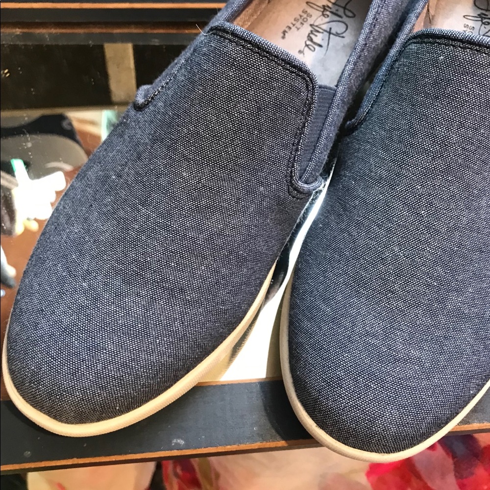 NWOT Stride Life Blue Jean slip-ons.